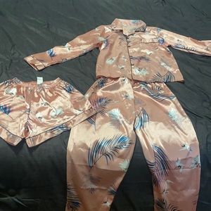 Size small sleeping set